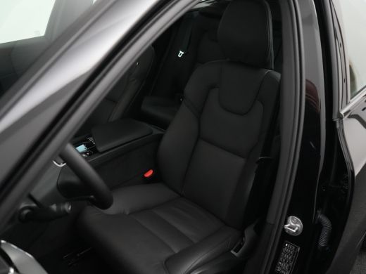 Volvo  XC60 T6 AWD Ultra Dark | 360&deg; Camera | Head-Up | Panoramadak | Trekhaak ActivLease financial lease