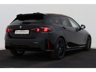 BMW 1 Serie 120 M Sport Automaat / Panoramadak / Trekhaak / Sportstoelen / Achteruitrijcamera / M Adaptief on...