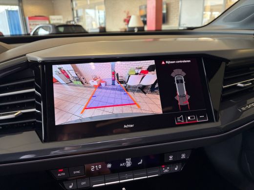 Audi Q4 e-tron 45 quattro S Edition Competition 82 kWh | Optiekpakket zwart plus | Glazen panoramadak | Assisten... ActivLease financial lease