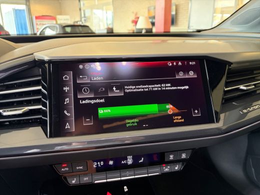 Audi Q4 e-tron 45 quattro S Edition Competition 82 kWh | Optiekpakket zwart plus | Glazen panoramadak | Assisten... ActivLease financial lease