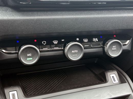 Citroën C4 1.2 Puretech Shine PANO | HEAD-UP | CAMERA ActivLease financial lease