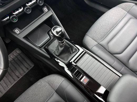 Citroën C4 1.2 Puretech Shine PANO | HEAD-UP | CAMERA ActivLease financial lease