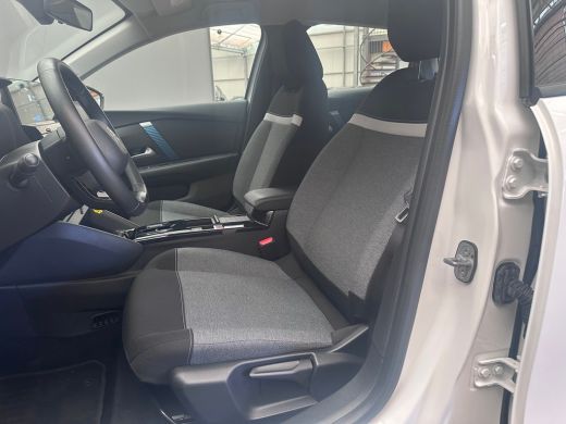 Citroën &euml;-C4 Feel 50 kWh Camera | Carplay | Cruise | Clima | 17LMV | LED | Bluetooth | | Autonomous Emergency ... ActivLease financial lease