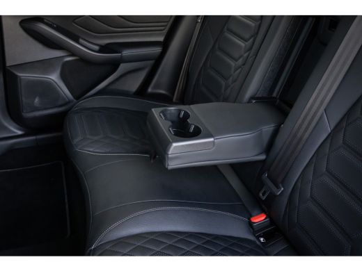 Ford Focus 1.0 EcoBoost Hybrid Vignale | 155pk! | Uniek/full options! | Trekhaak | Leder | Adap cruise | App... ActivLease financial lease