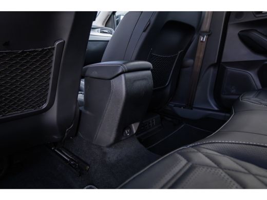 Ford Focus 1.0 EcoBoost Hybrid Vignale | 155pk! | Uniek/full options! | Trekhaak | Leder | Adap cruise | App... ActivLease financial lease