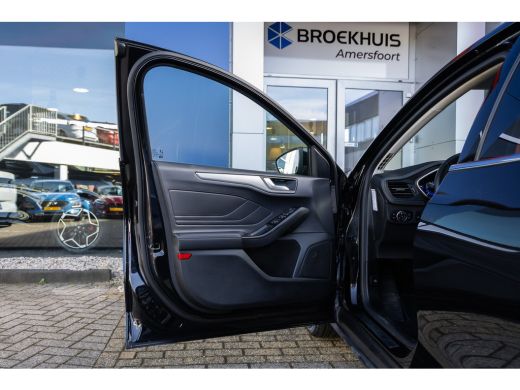 Ford Focus 1.0 EcoBoost Hybrid Vignale | 155pk! | Uniek/full options! | Trekhaak | Leder | Adap cruise | App... ActivLease financial lease