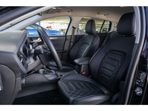 Ford Focus 1.0 EcoBoost Hybrid Vignale | 155pk! | Uniek/full options! | Trekhaak | Leder | Adap cruise | App... ActivLease financial lease