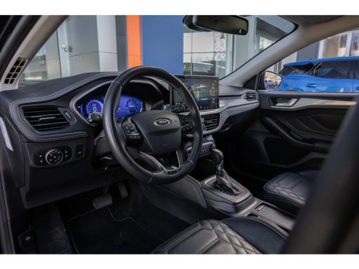 Ford Focus 1.0 EcoBoost Hybrid Vignale | 155pk! | Uniek/full options! | Trekhaak | Leder | Adap cruise | App... ActivLease financial lease