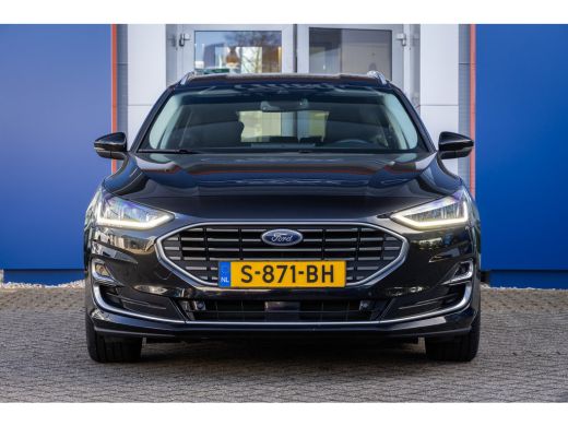 Ford Focus 1.0 EcoBoost Hybrid Vignale | 155pk! | Uniek/full options! | Trekhaak | Leder | Adap cruise | App... ActivLease financial lease
