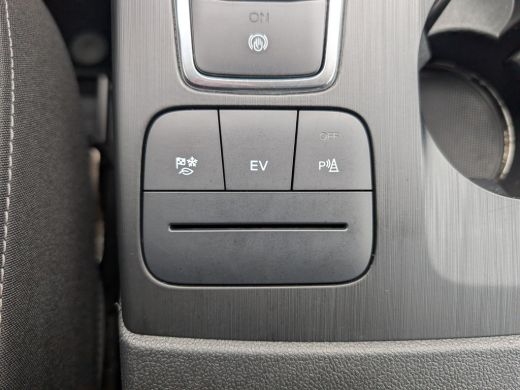 Ford Kuga 2.5 PHEV 225pk Titanium 225pk | Parkeer-camera | Winter Pack | Keyless | Privacy-glass ActivLease financial lease