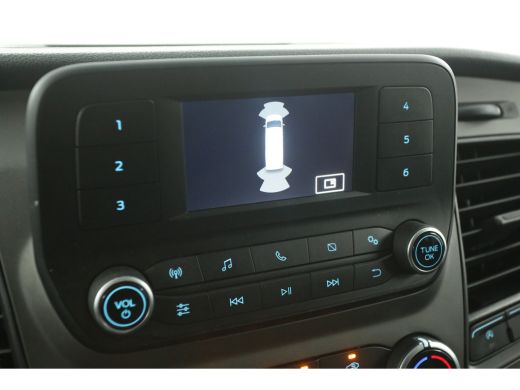 Ford Transit Custom 2.0 TDCI L2H1 | DC | 2800kg Trekgew. | 6 Zits | Airco | Cruise | Parkeersensoren ActivLease financial lease