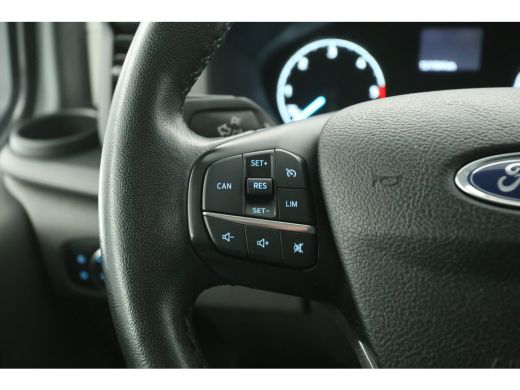 Ford Transit Custom 2.0 TDCI L2H1 | DC | 2800kg Trekgew. | 6 Zits | Airco | Cruise | Parkeersensoren ActivLease financial lease