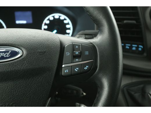Ford Transit Custom 2.0 TDCI L2H1 | DC | 2800kg Trekgew. | 6 Zits | Airco | Cruise | Parkeersensoren ActivLease financial lease