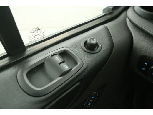 Ford Transit Custom 2.0 TDCI L2H1 | DC | 2800kg Trekgew. | 6 Zits | Airco | Cruise | Parkeersensoren ActivLease financial lease