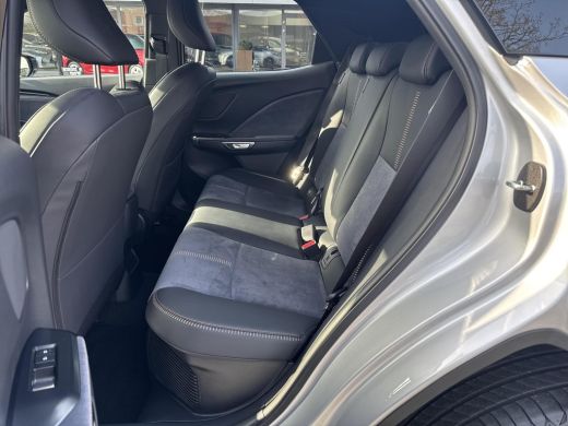 Lexus LBX Cool 2WD | 06-10141018 Voor meer informatie ActivLease financial lease