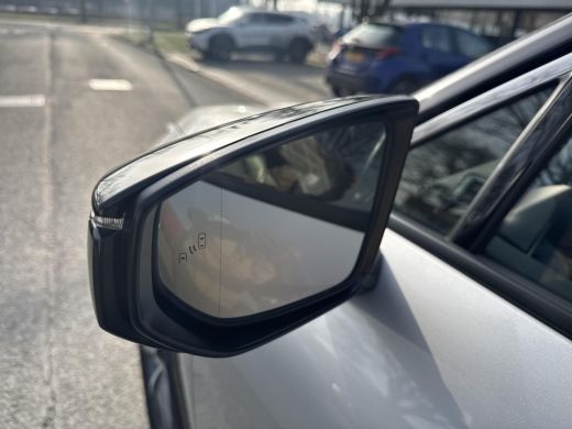 Lexus LBX Cool 2WD | 06-10141018 Voor meer informatie ActivLease financial lease