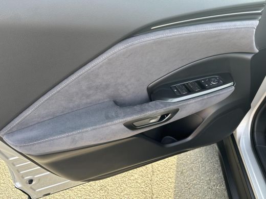 Lexus LBX Cool 2WD | 06-10141018 Voor meer informatie ActivLease financial lease