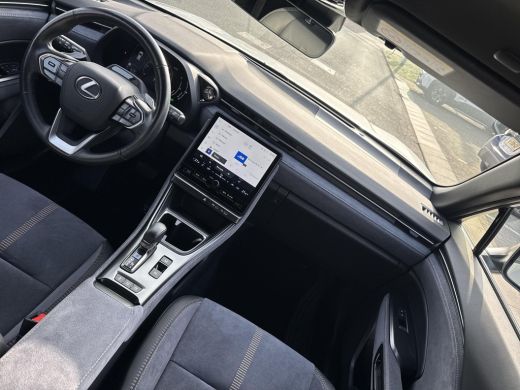 Lexus LBX Cool 2WD | 06-10141018 Voor meer informatie ActivLease financial lease