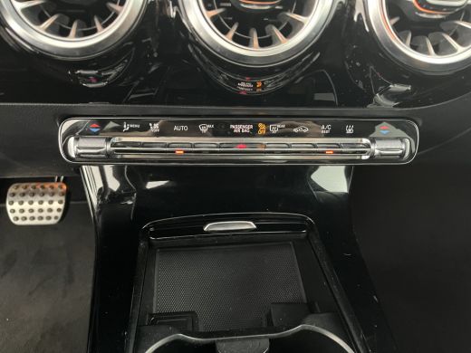 Mercedes-Benz A-Klasse 250 e AMG Limited Business Solution (Plug-In) (INCL-BTW) *PANO | LEATHER-MICROFIBRE | FULL-LED | ... ActivLease financial lease