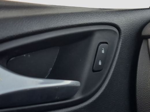 Opel Astra Sports Tourer 1.2 Edition Trekhaak | Climate control | Camera | Parkeersensoren | Full map naviga... ActivLease financial lease