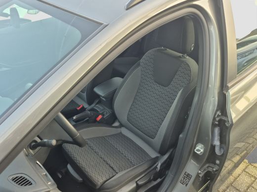 Opel Astra Sports Tourer 1.2 Edition Trekhaak | Climate control | Camera | Parkeersensoren | Full map naviga... ActivLease financial lease