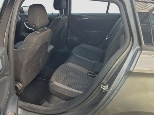 Opel Astra Sports Tourer 1.2 Edition Trekhaak | Climate control | Camera | Parkeersensoren | Full map naviga... ActivLease financial lease