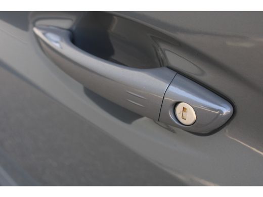 Peugeot 208 Hybrid 100 e-DCS6 GT | Automaat | Navi by app | Panoramadak | Camera | Apple carplay | 7.000km | ... ActivLease financial lease