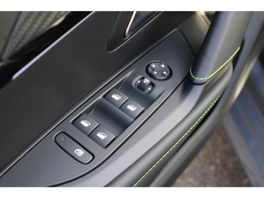 Peugeot 208 Hybrid 100 e-DCS6 GT | Automaat | Navi by app | Panoramadak | Camera | Apple carplay | 7.000km | ... ActivLease financial lease