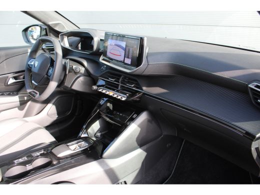 Peugeot 208 Hybrid 100 e-DCS6 GT | Automaat | Navi by app | Panoramadak | Camera | Apple carplay | 7.000km | ... ActivLease financial lease