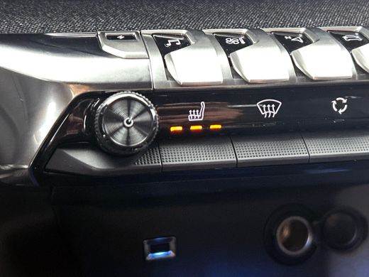 Peugeot 3008 1.6 HYbrid 225 Allure CAMERA | AD-CRUISE | NAVI & CARPLAY ActivLease financial lease