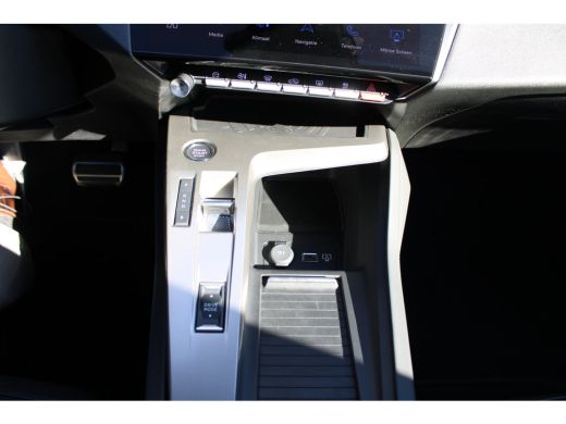 Peugeot e-308 GT Avantage EV 54 kWh AGR-Stoelen | Massage Functie | Stoel/Stuurverwarming | Elektrische Achterklep ActivLease financial lease