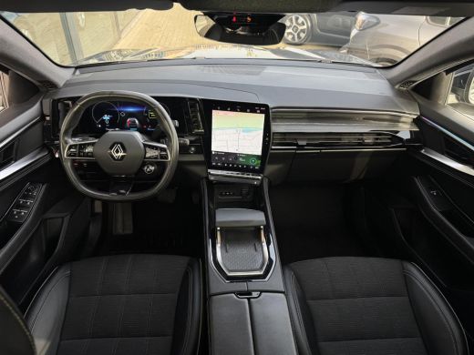 Renault Austral 1.2 E-Tech full hybrid 200 iconic STOEL STUURVERWARMING | 1/2 LEDER | 360 CAMERA ActivLease financial lease
