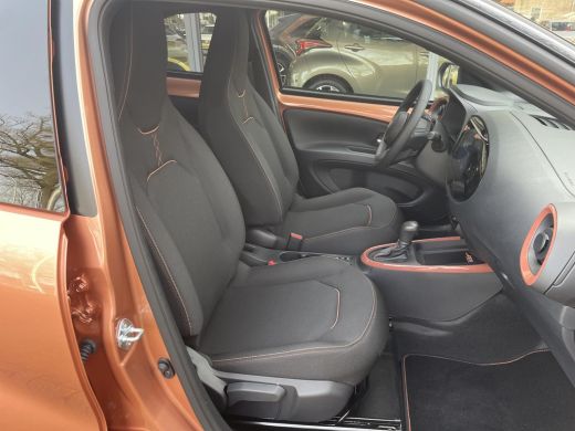 Toyota Aygo Hybrid 115 pulse ActivLease financial lease