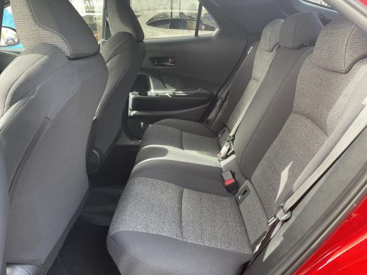 Toyota C-HR 2.0 Plug-in Hybrid 220 Dynamic ActivLease financial lease