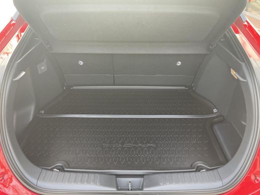 Toyota C-HR 2.0 Plug-in Hybrid 220 Dynamic ActivLease financial lease