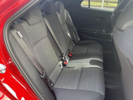 Toyota C-HR 2.0 Plug-in Hybrid 220 Dynamic ActivLease financial lease