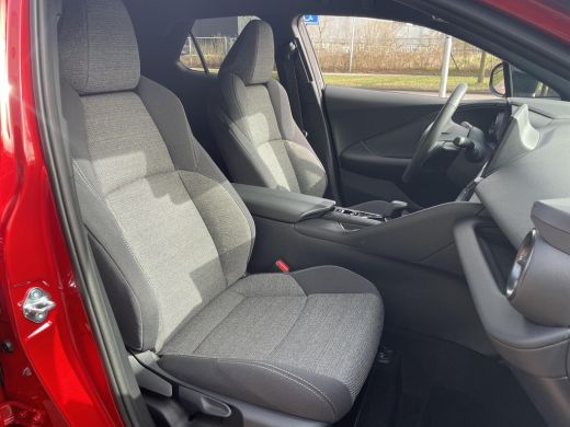 Toyota C-HR 2.0 Plug-in Hybrid 220 Dynamic ActivLease financial lease