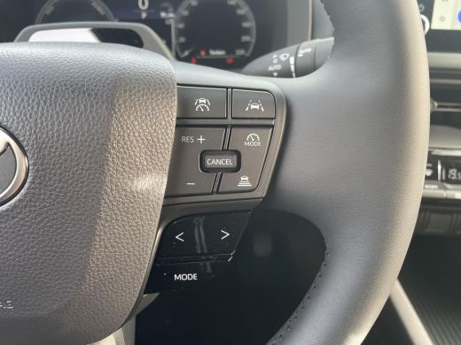 Toyota C-HR 2.0 Plug-in Hybrid 220 Dynamic ActivLease financial lease