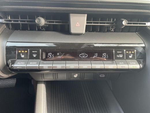 Toyota C-HR 2.0 Plug-in Hybrid 220 Dynamic ActivLease financial lease