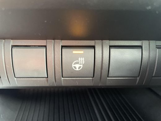 Toyota C-HR 2.0 Plug-in Hybrid 220 Dynamic ActivLease financial lease