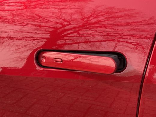 Toyota C-HR 2.0 Plug-in Hybrid 220 Dynamic ActivLease financial lease