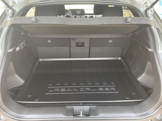 Toyota Urban Cruiser Dynamic 61 kWh ActivLease financial lease