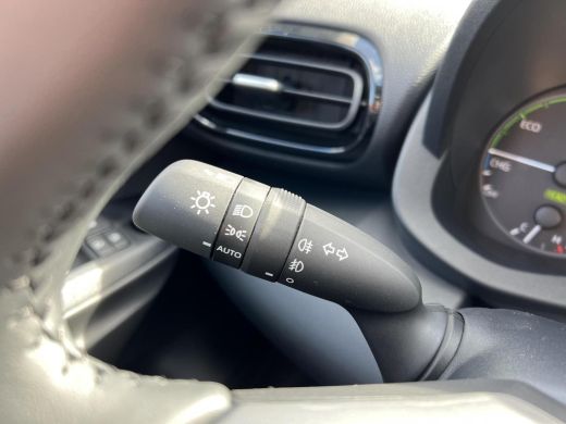 Toyota Yaris 1.5 Hybrid 115 Active ActivLease financial lease