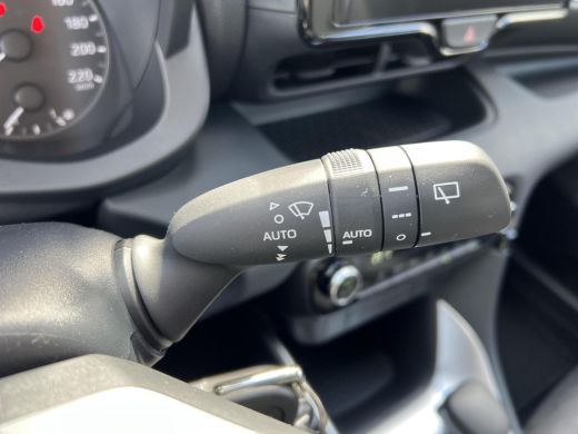 Toyota Yaris 1.5 Hybrid 115 Active ActivLease financial lease