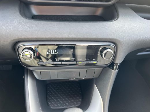 Toyota Yaris 1.5 Hybrid 115 Active ActivLease financial lease