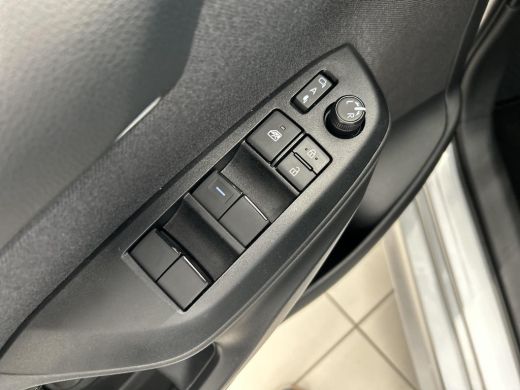 Toyota Yaris 1.5 Hybrid 115 Dynamic ActivLease financial lease