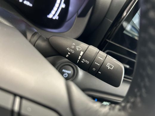 Toyota Yaris 1.5 Hybrid 115 Dynamic ActivLease financial lease