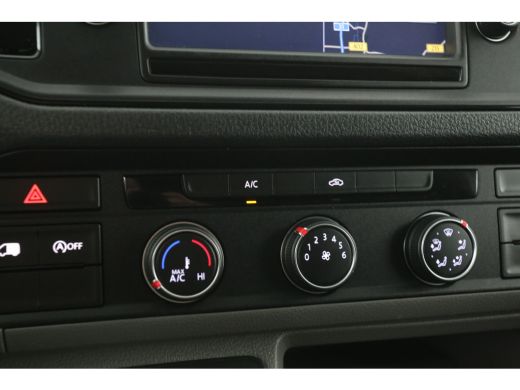 Volkswagen Crafter 2.0 TDI L3H3 140PK | Aut. | Airco | Camera | Adap. Cruise | Trekhaak | Carplay | Parkeersens. ActivLease financial lease