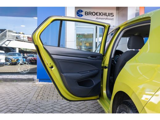 Volkswagen Golf 1.4 eHybrid Style | Massage stoel+ verwarming | Camera | Apple Carplay/Android Auto | Cruise adap... ActivLease financial lease