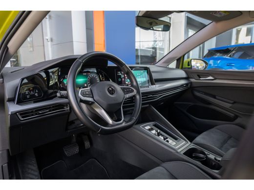 Volkswagen Golf 1.4 eHybrid Style | Massage stoel+ verwarming | Camera | Apple Carplay/Android Auto | Cruise adap... ActivLease financial lease
